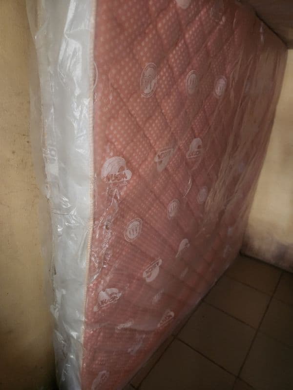 Mouka Regal (orthopedic) (small)