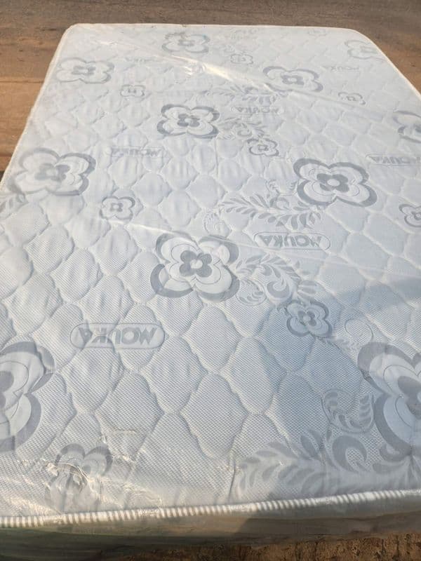 Mouka Flora Premier (small)