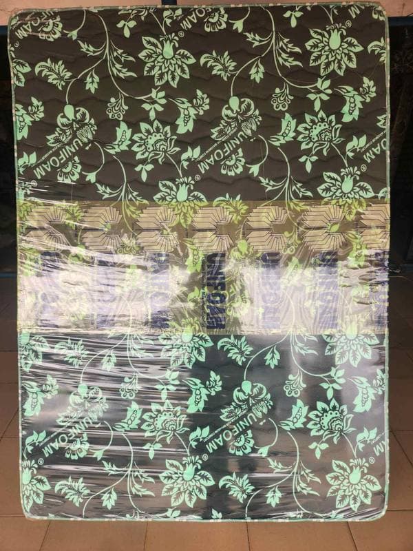 Unifoam Sapphire (semi-orthopedic) (small)